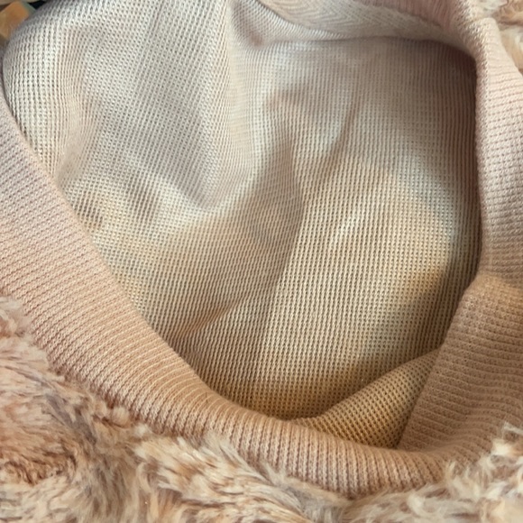 Crew neck pullover Rosy Pink Plush Sweater - Picture 10 of 12